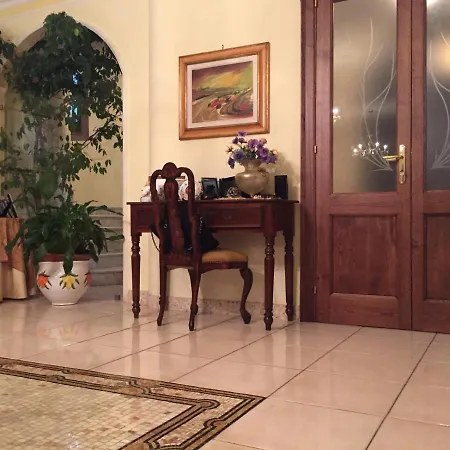 Luisa Montoro Inferiore